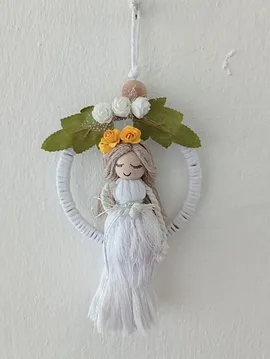 Anne Adayı  Beyaz