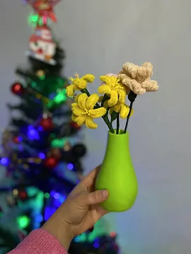 Minimal Vazo Düz Fıstık Yeşili