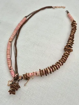 Pembe Ud Ağacı Deri Tasarım Kolye Pembe