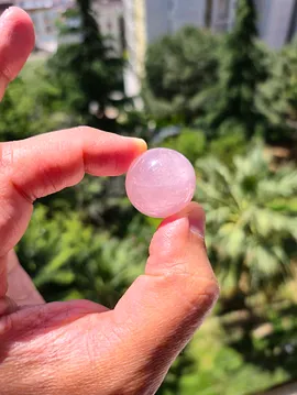 Minimal Pembe Kuvars Küre 