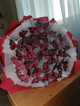 Işıklı Kelebek Buketi  Kırmızı