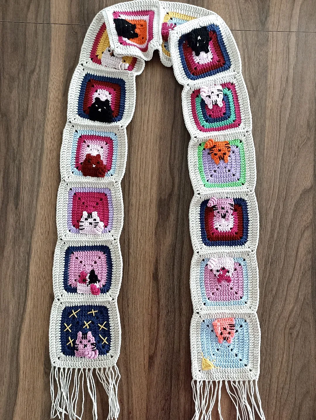 kedi-motifli-orgu-atki---orgu-kedili-atki-pembe