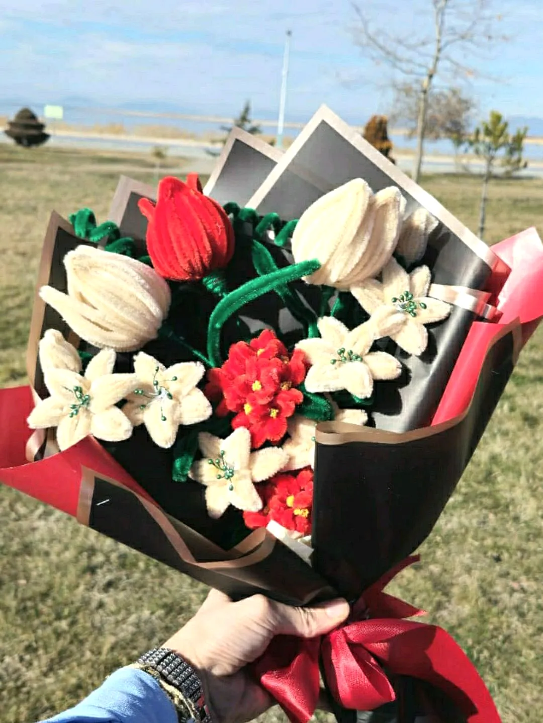 sonil-lale-zambak-buketi-krem-rengi