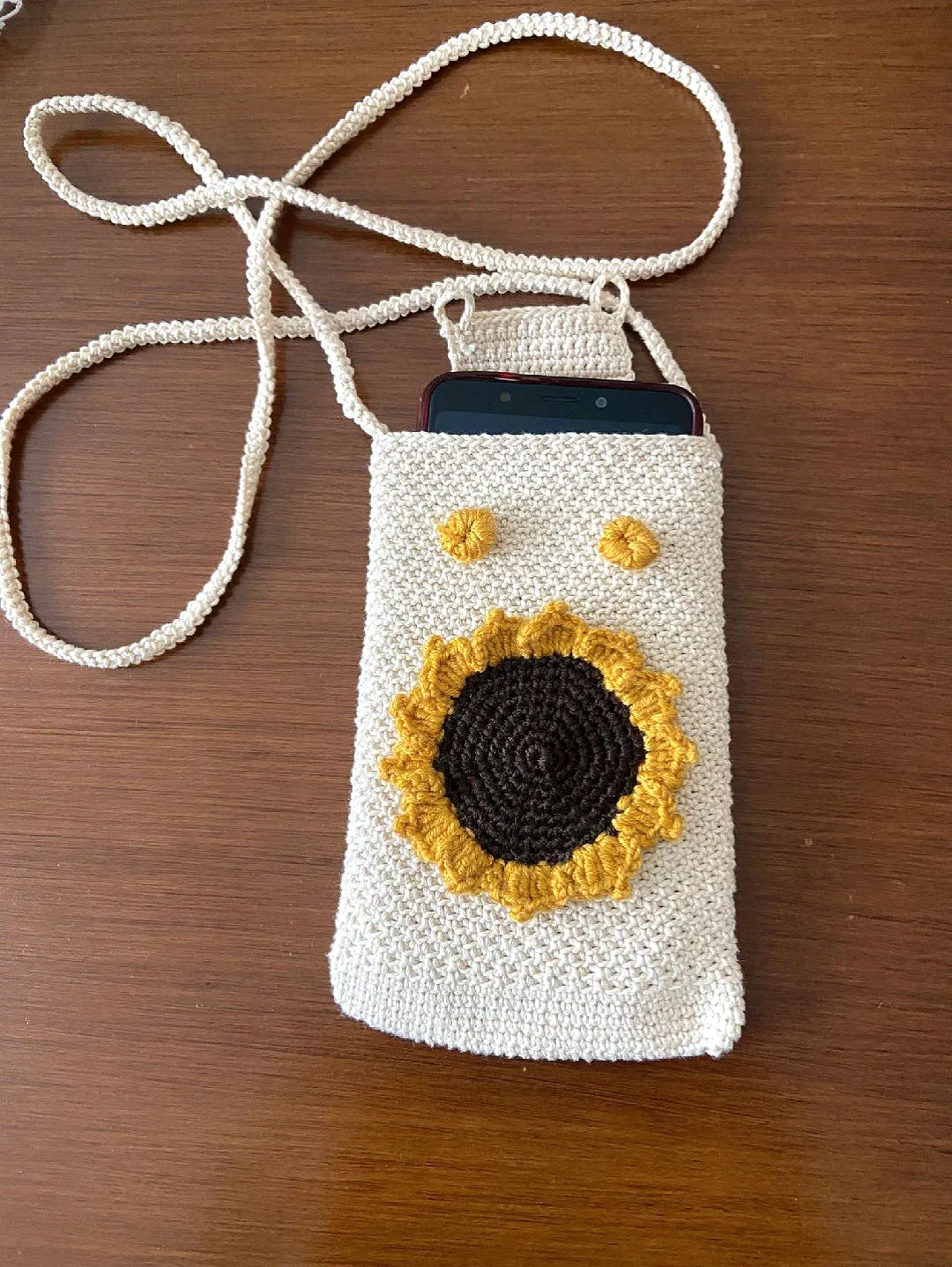aycicekli-telefon-cantasi-krem-rengi