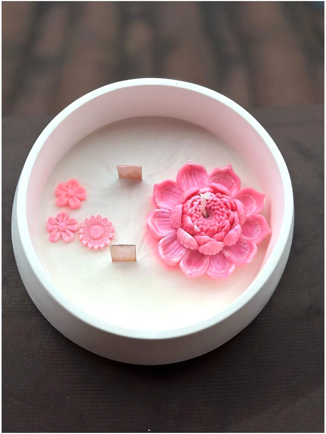 tas-kase-soya-wax-mum-cicek-cemberi-beyaz