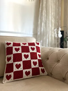Kalpli Motifli Kırlent Kılıfı Kırmızı