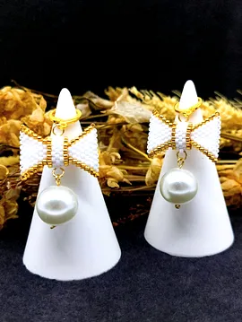 Miyuki İncili Fiyonk Küpe  Beyaz