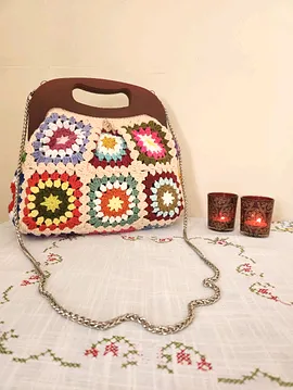 Adamasalı Motifli Kulplu Ahşap Burslu Çanta  Çok Renkli
