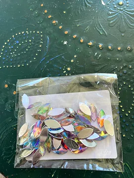 Yaprak Şeklinde Rhinestone Taş Çok Renkli