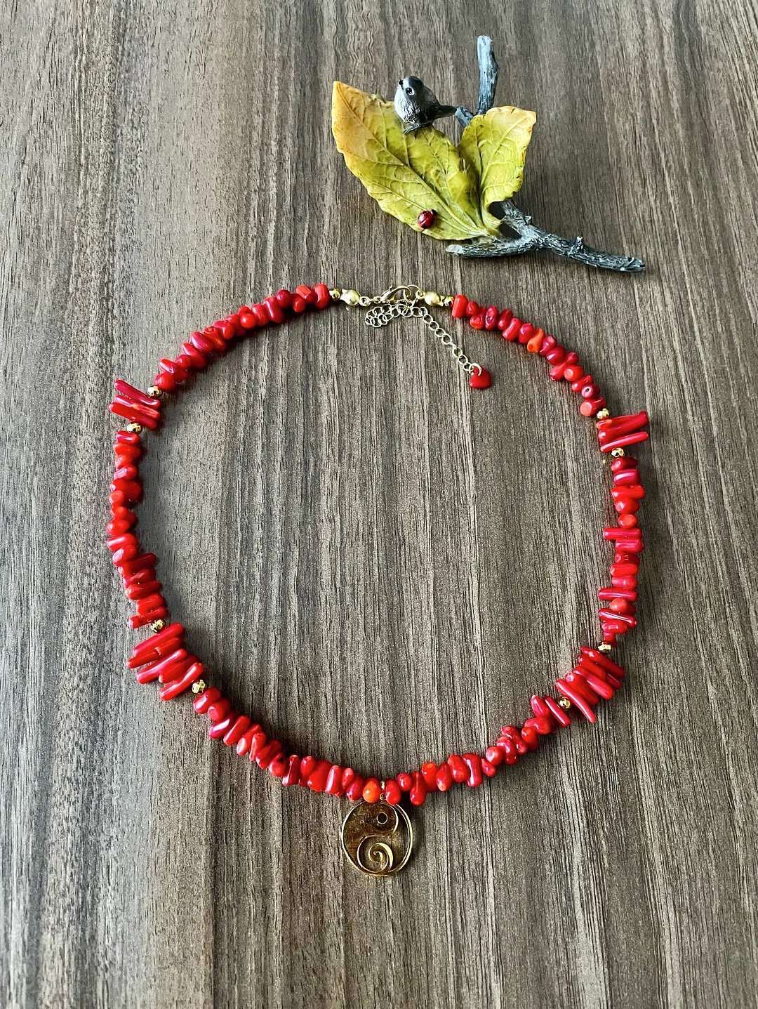 corallina-dogal-tas-kolye-kirmizi