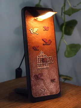El Yapımı Deri Ve Ahşap Masa Lambası  Kuşlu Tasarım 