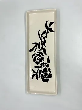 Çini Tepsi, Siyah Gül Desenli Beyaz