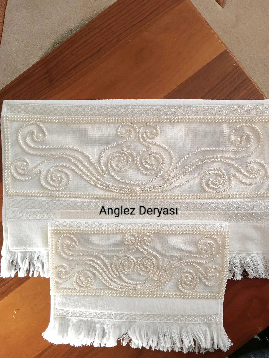 anglez-anali-kizli-havlu-krem-rengi