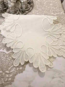 Arkası Gardenya Kumaştan Şık Runner  Krem Rengi