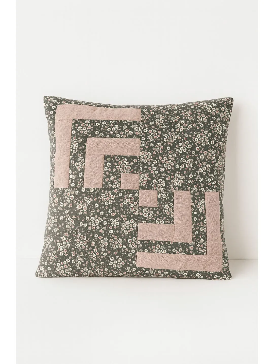 patchwork-desenli-cicekli-kirlent-kilifi-fermuarli-38x38-cm-pembe