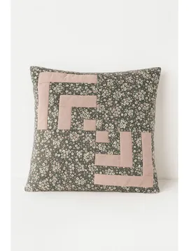 Patchwork Desenli Çiçekli Kırlent Kılıfı Fermuarlı, 38x38 Cm Pembe
