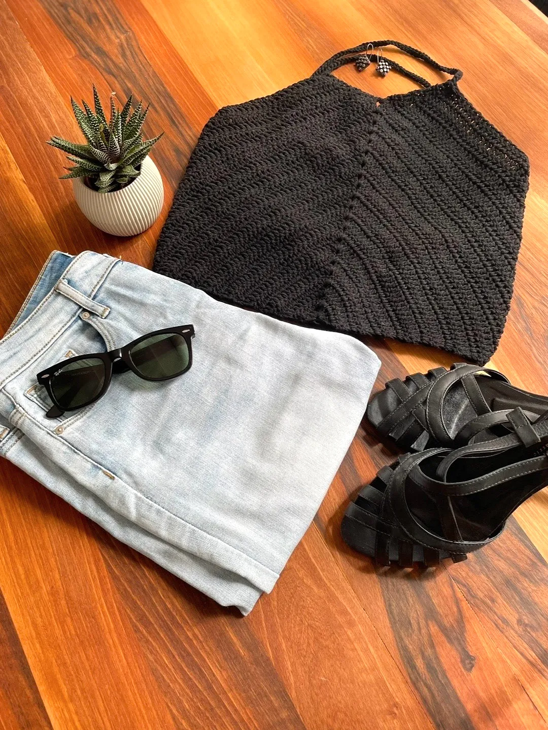 hela-halter-yaka-crop-siyah