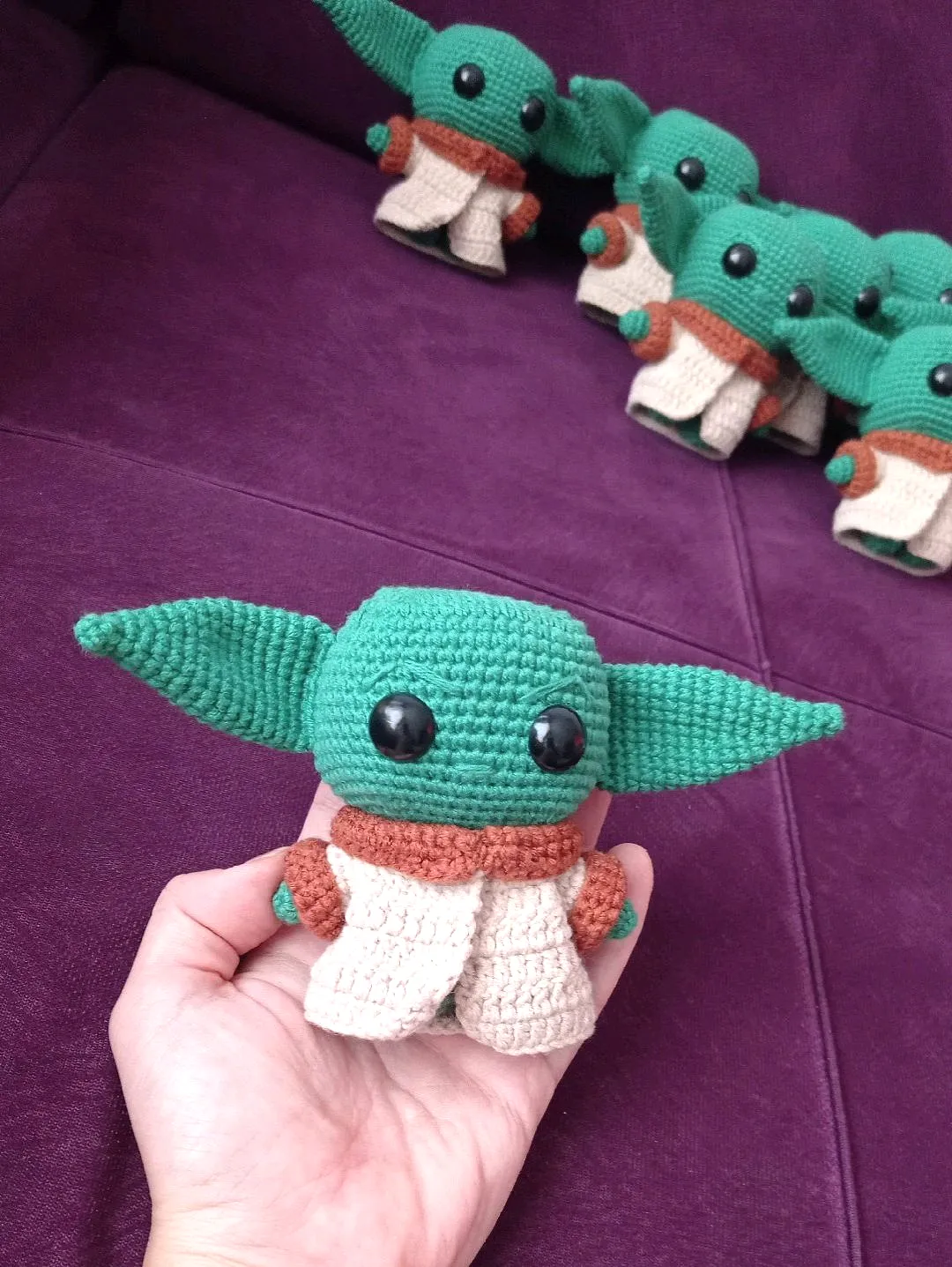 baby-yoda-cok-renkli