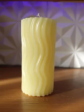El Yapımı Dalgalı Mum  Sarı