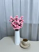 beyaz-zarif-vazoda-seftali-cicegi-pastel-pembe