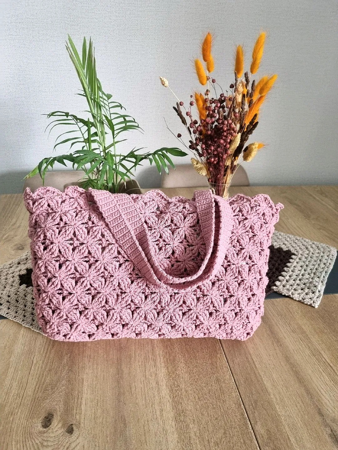 3-boyutlu-cicek-desen-pembe-kol-cantasi-pembe