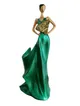 ev-dekorasyon-siselik-saraplik-gold-yesil-sise-tutan-kiz-yesil