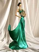 ev-dekorasyon-siselik-saraplik-gold-yesil-sise-tutan-kiz-yesil