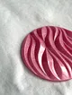 barbie-dalgali-pembe-simli-bardak-altligi-pembe