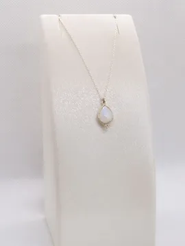Ay Taşı Minimal Gümüş Kolye Beyaz