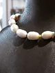 gercek-inci-ve-renkli-akik-dogal-tasli-choker-kolye-beyaz