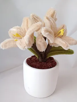 Solmayan Dekoratif Mini Saksılı Zambak Çiçek  Bej