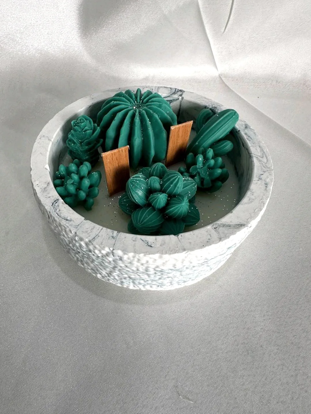 sukulent-bahcesi-kokulu-mum-beyaz