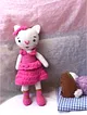 isabelle-pembe-elbiseli-kedicik-i-umutla-orulen-bir-oyun-pembe