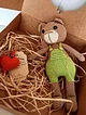 amigurumi-ayicik-renkli-tulumlu-acik-yesil