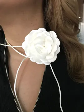Çiçekli Choker Beyaz