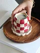kirmizi-damali-mug-beyaz
