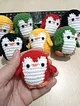 arkafas-penguen-anahtarlik-kirmizi-siyah